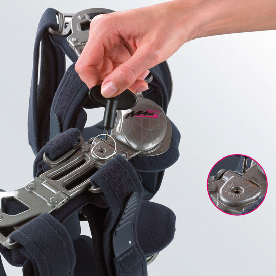 Ginocchiera M.4S OA Comfort di FGP - Tutore Regolabile per Stabilizzazione del Ginocchio - immagine 3