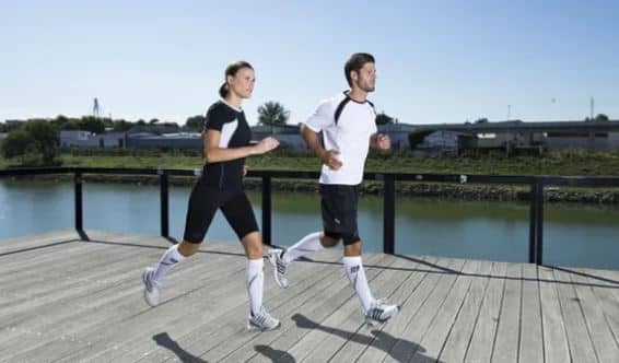 Calze sportive a compressione CEP Medi per running e aumento delle prestazioni